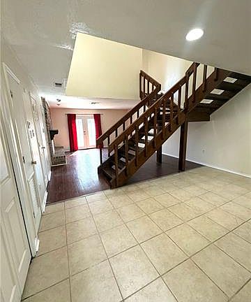 3rd image of 5153 Bayouview Ct