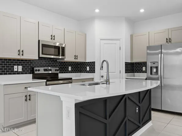 279 HENRYS BLUFF Place, Jacksonville, FL 32218