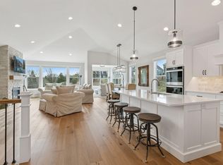 12601 Surrey St, Eden Prairie, MN 55347