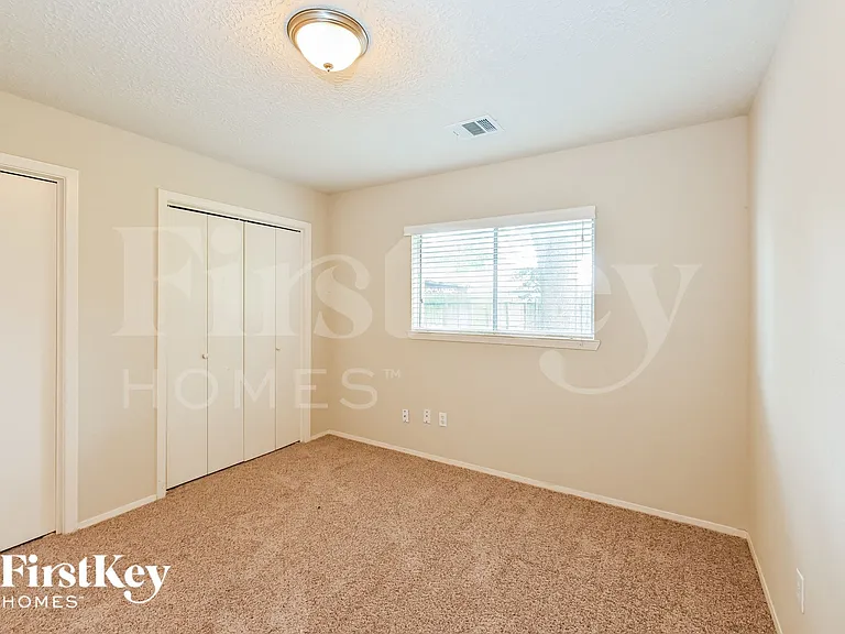 1518 Washington Dr — Photo 11