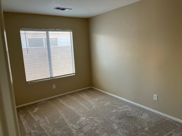 33 N Sahuaro Dr — Photo 12