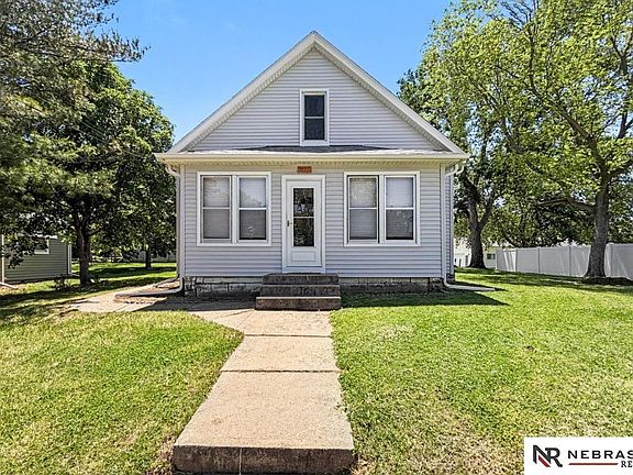 2nd image of 3625 Cedar St