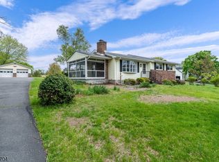123 Lilac Dr, Clinton Twp., NJ 08801