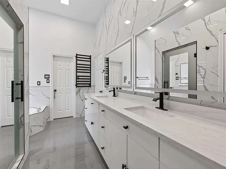 1311 Rene Ct — Photo 24