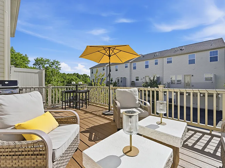 601 Pointe View Dr — Photo 32