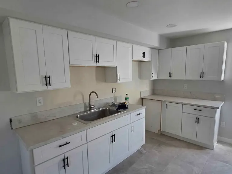 1126 E Grand Ave #1 — Photo 3