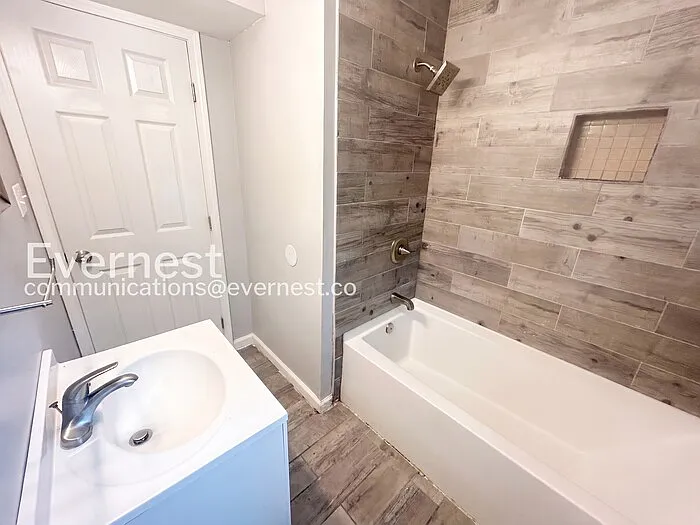 1408 Lyle Ave #A — Photo 9