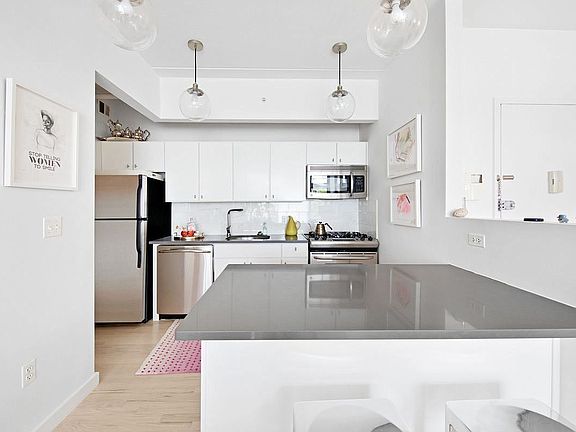 3rd image of 475 Sterling Pl APT 3H