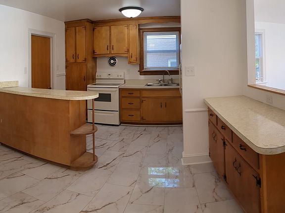 2nd image of 7603 Hawthorne Ave