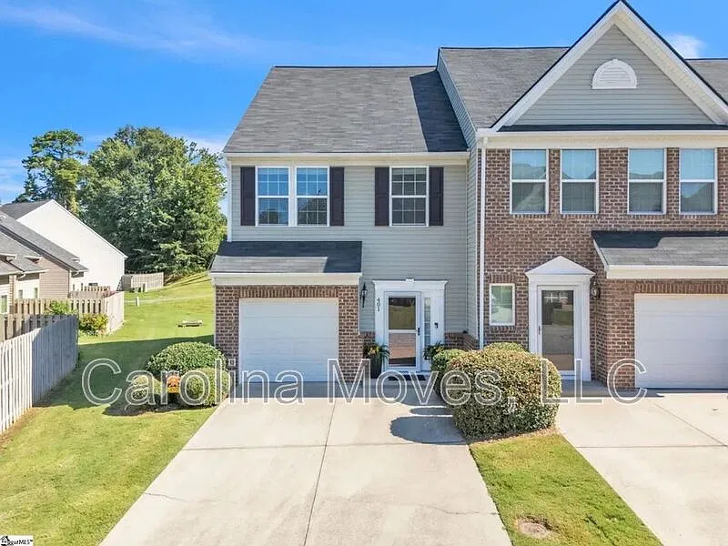 3 bed, 2.5 bath, 1562 sqft, $1,895 — Photo 1