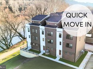 956 Riverplace Dr #56, Conshohocken, PA 19428