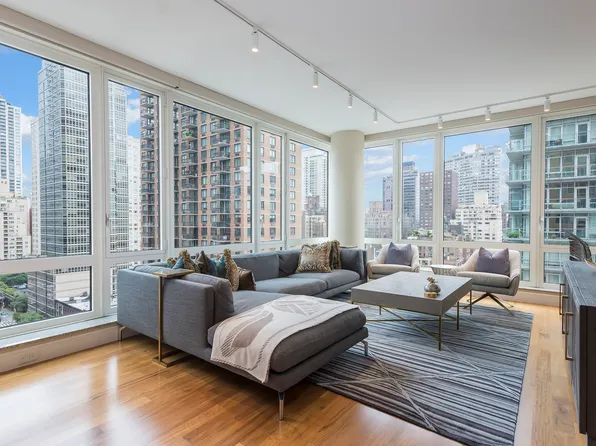 250 East 53rd Street image 1 of 12