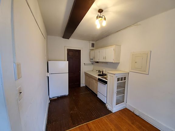 3rd image of 2 Maryland Ave #16