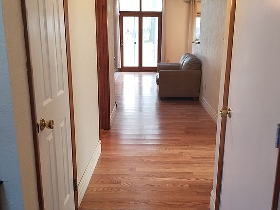 3rd image of 74 Stoney Creek Dr