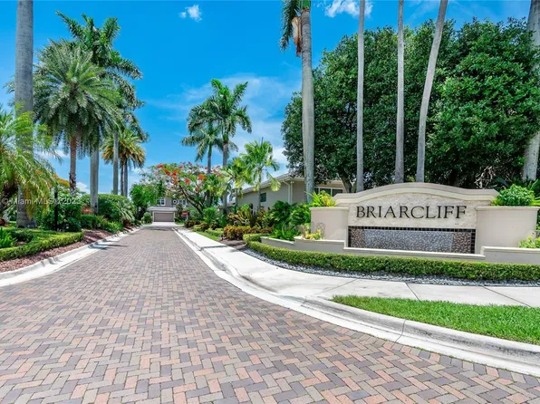 4167 NW Briarcliff Cir, Boca Raton, FL 33496