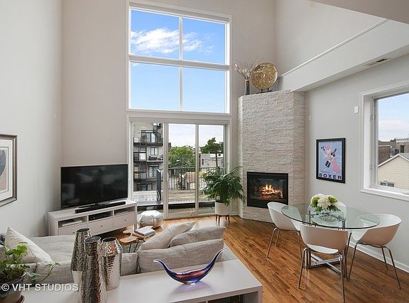 2nd image of 946 N Wood St #3
