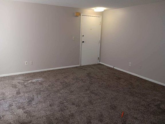 3rd image of 800 N Omaha Ave #2