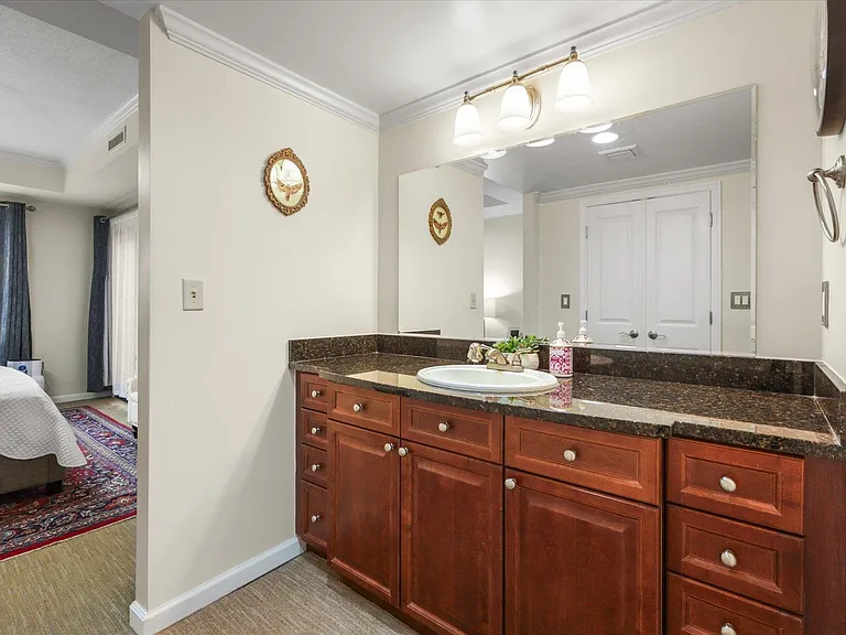 121 N Monroe St #5004 — Photo 23