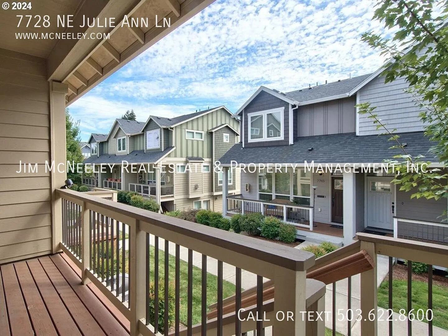2-Bedroom + bonud rm Townhome Near Orenco Station — Photo 3