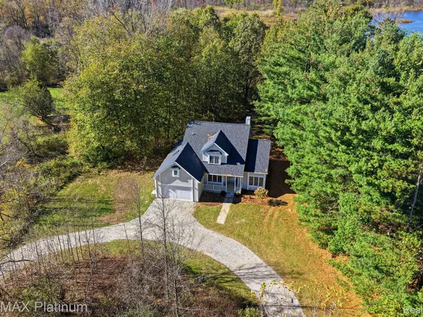 2026 Yorway Dr, Howell, MI 48843