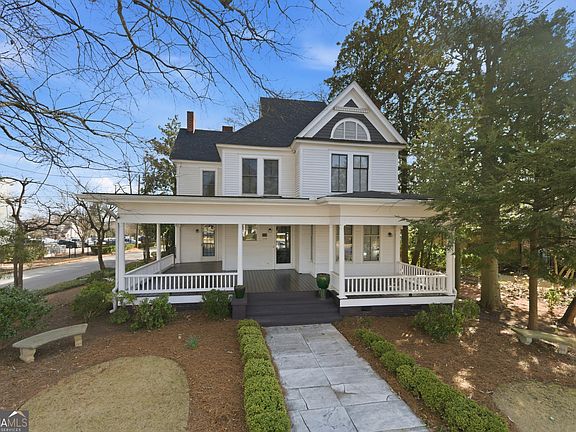 2nd image of 1720 Rugby Ave