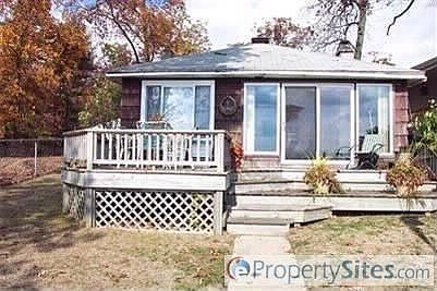 1st image of 1220 Forest Dr