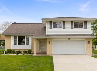 2426 S Shag Bark Trl, Arlington Heights, IL 60005