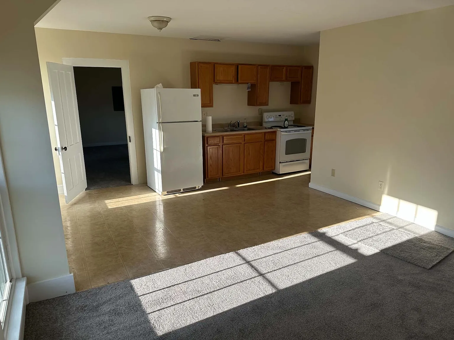 1 bed, 650 sqft, $1,000 — Photo 3