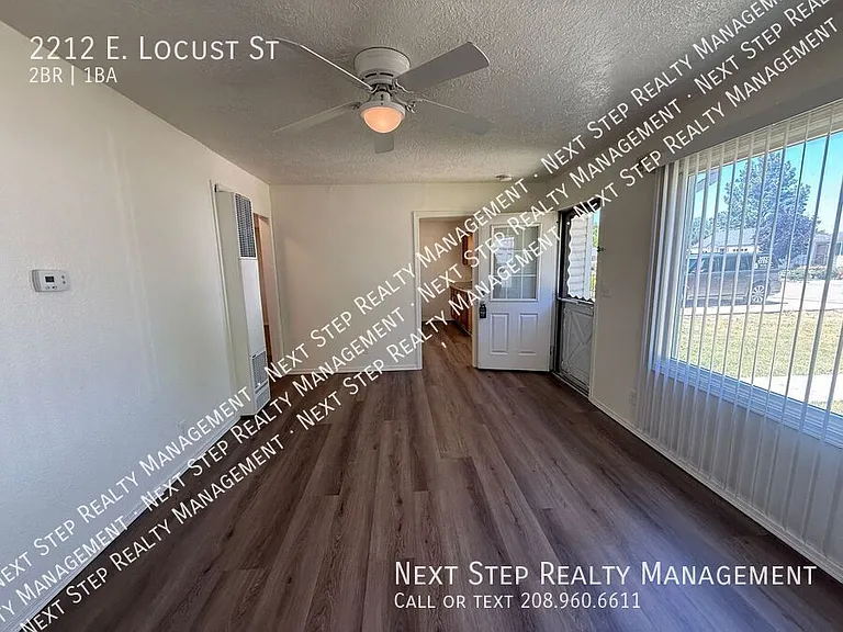 2212 E Locust St — Photo 3