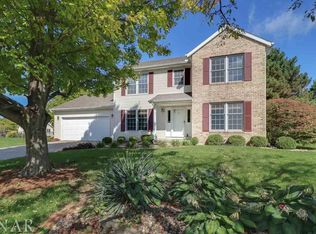 7 Hayloft Rd, Bloomington, IL 61704