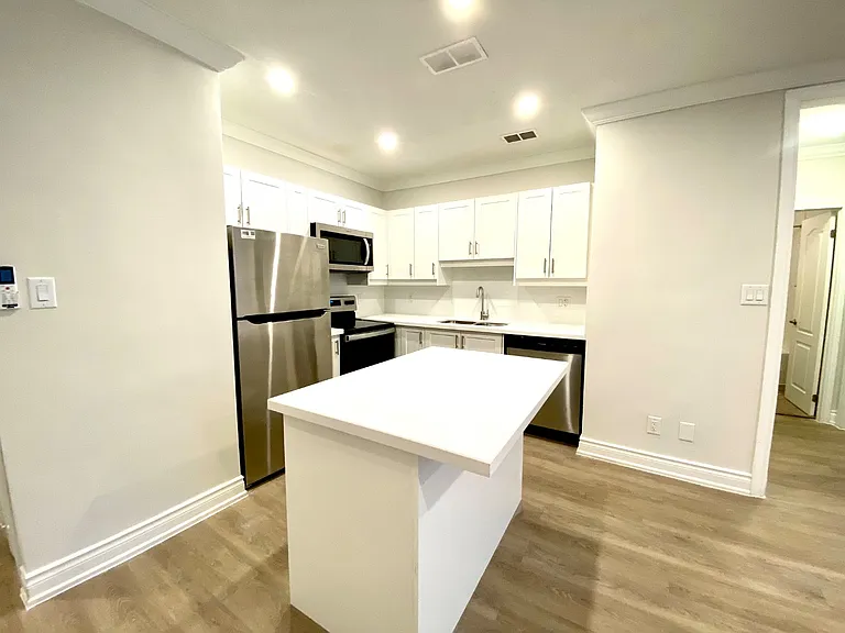 112 Saint Josephs Dr #307 — Photo 4
