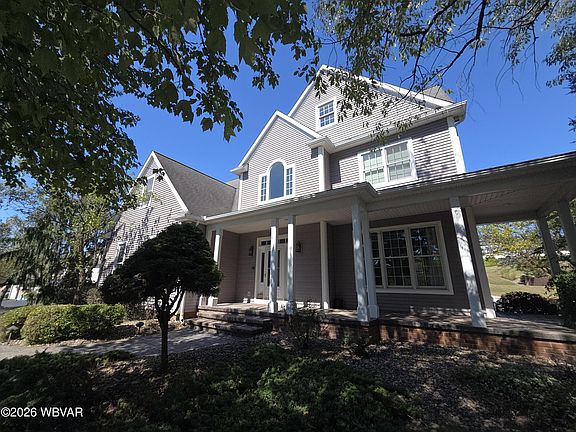 3rd image of 1034 Bonair Dr