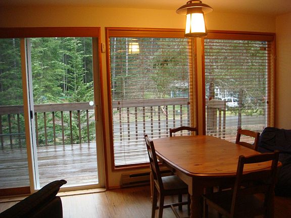 4th image of 40 N Brook Ln