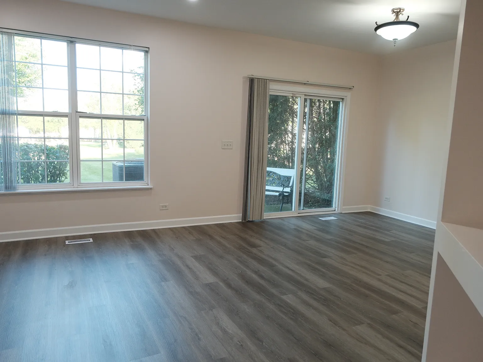 3 bed, 2.5 bath, 1620 sqft, $2,500 — Photo 3