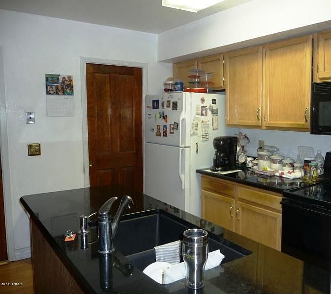 2nd image of 3005 N Comanche Dr