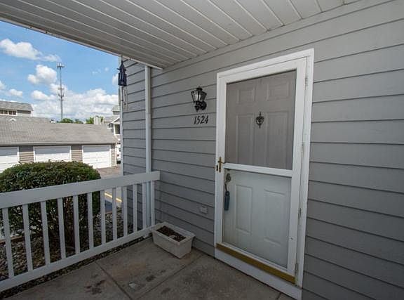 4th image of 1524 N Oak Hill Dr #L-3