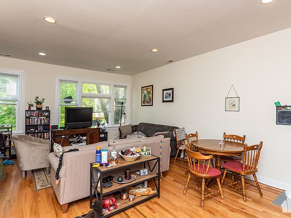 5th image of 2109 W Warner Ave #Ch2