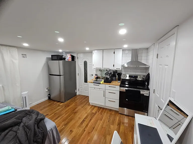 1153 Amherst St #3 — Photo 5
