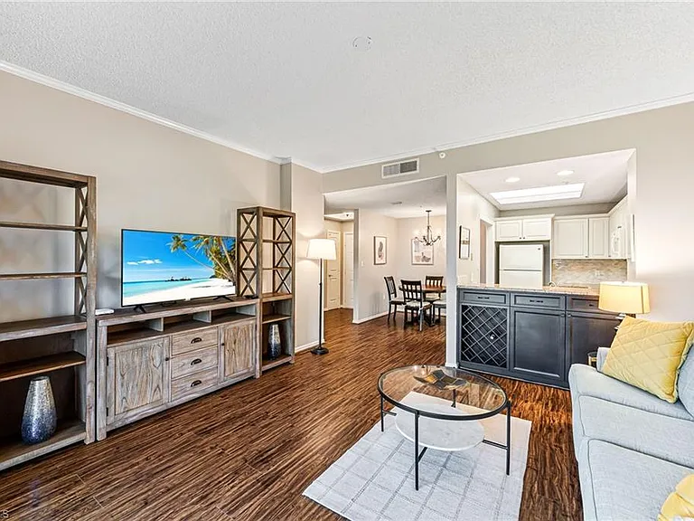 900 Arbor Lake Dr #9-101 — Photo 3