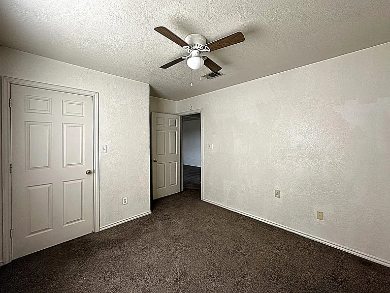 2801 Cantabrian Dr #D — Photo 10