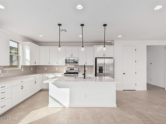 4th image of 40503 W WADE Drive