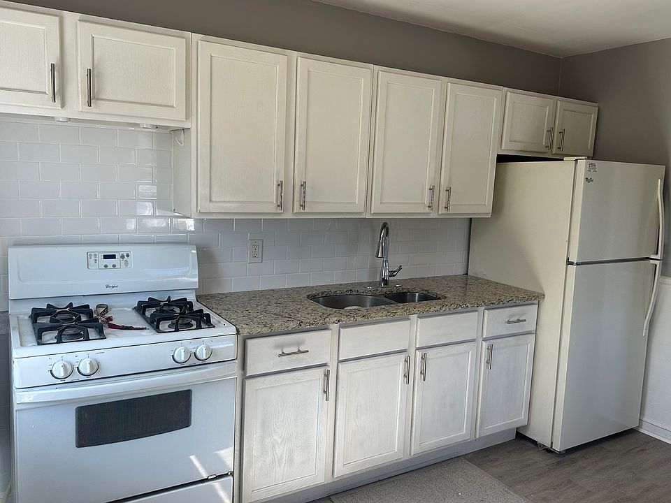 1st image of 337 11th Ave S #2