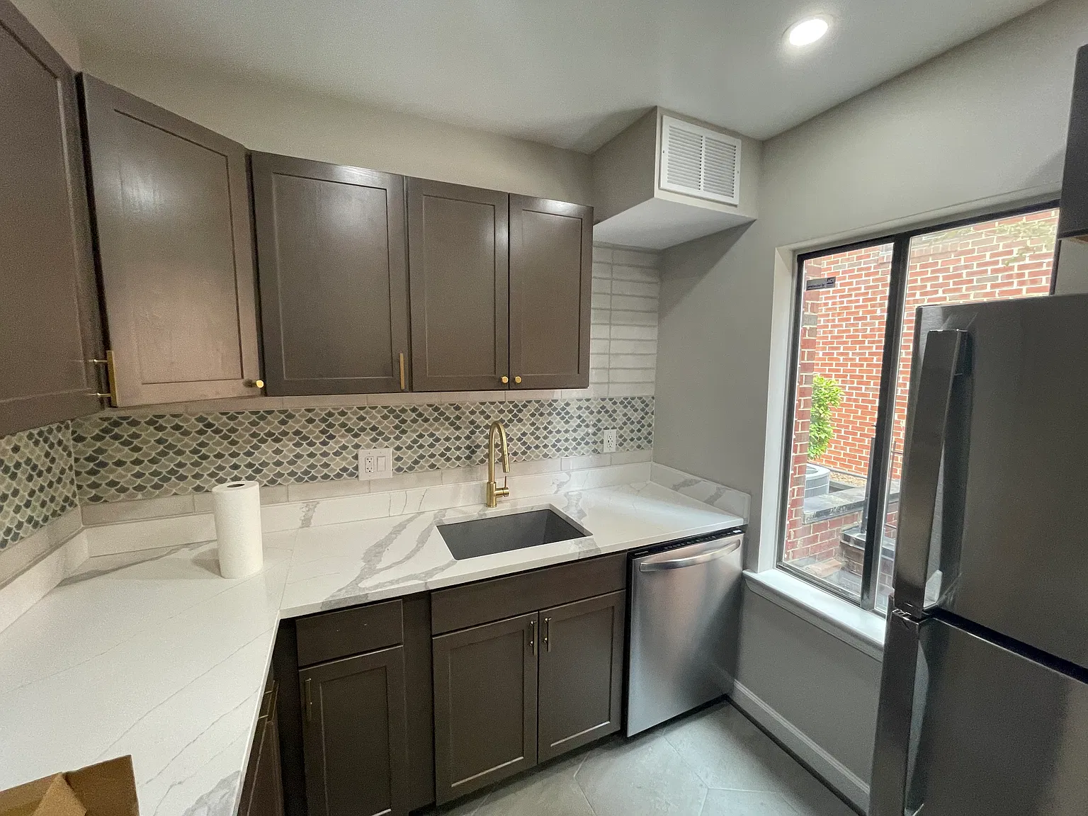 2 bed, 886 sqft, $4,400 — Photo 2