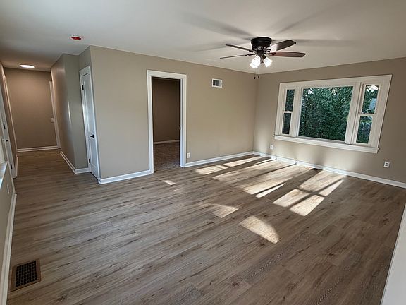3rd image of 286 N Main St
