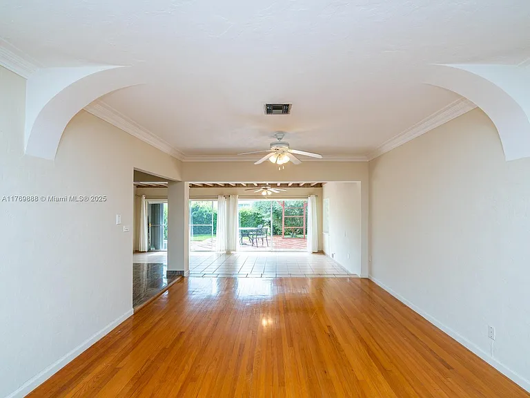 9441 Byron Ave — Photo 19