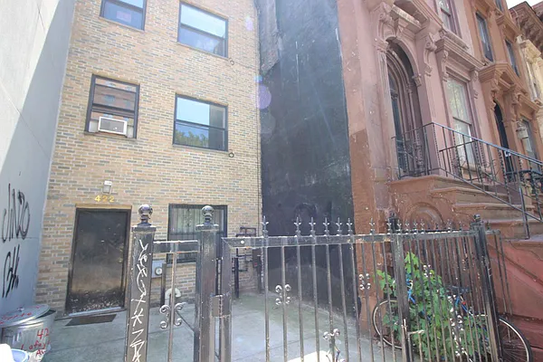 Sold by Bedford 6 Real Estate | media 9