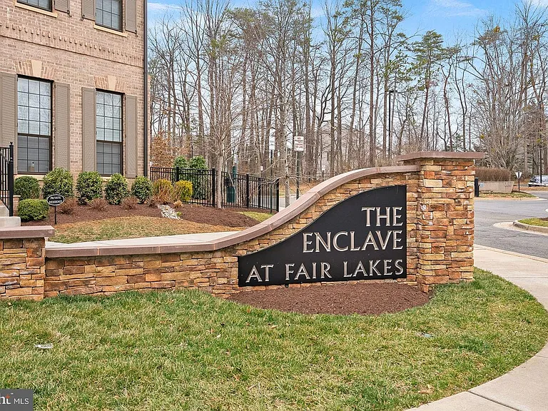 4422 Fair Lakes Ct — Photo 52