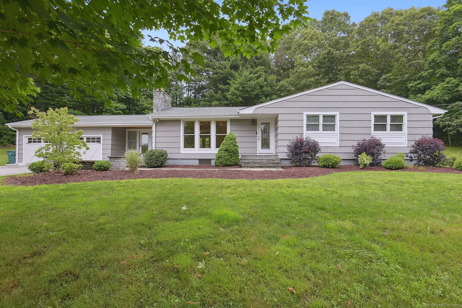 40 Chestnut Lane photo 1