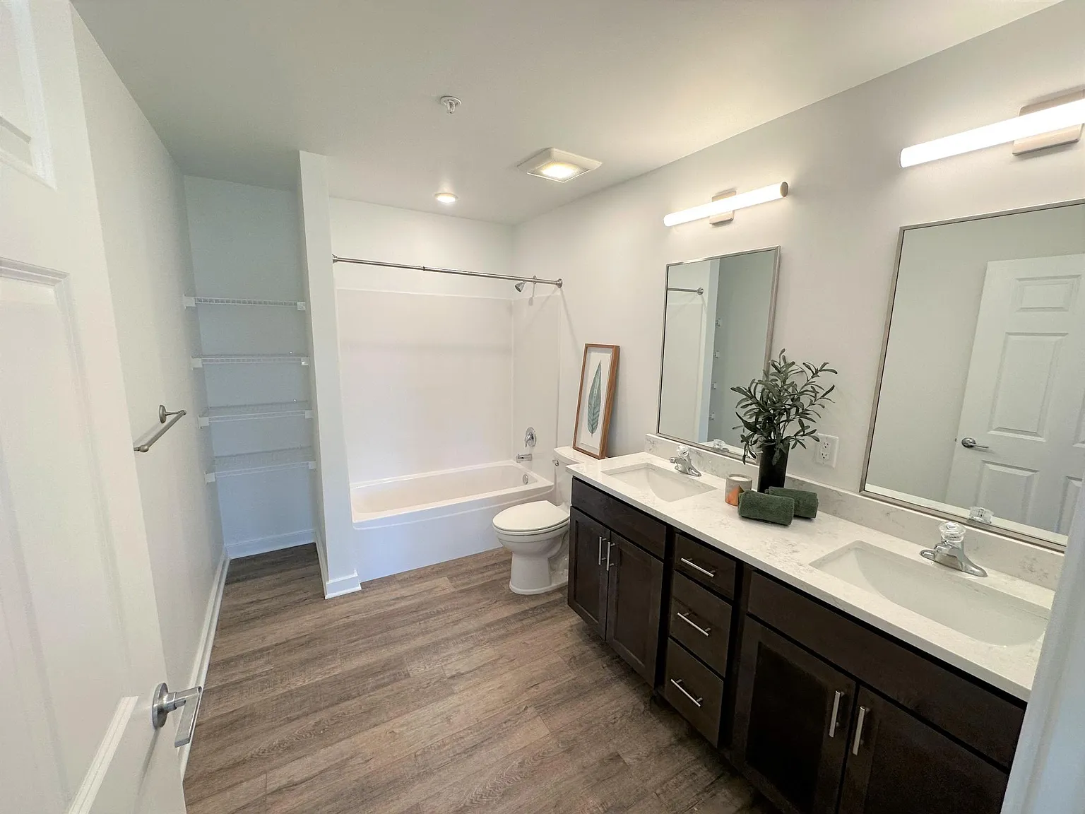2 bed, 1150 sqft, $2,600 — Photo 4
