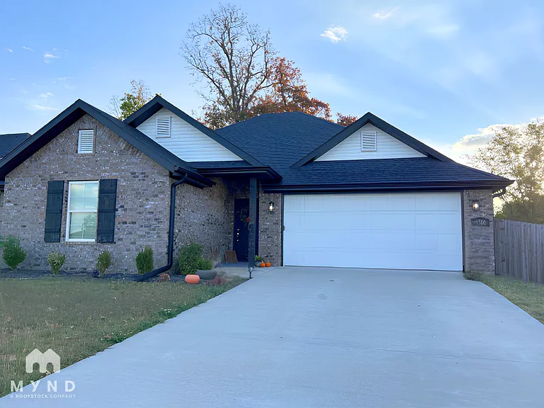 3301 Rosecomb St — Photo 1